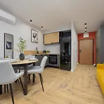 Komfortowe Rodzinne Okrzei By Renters شقة وارسو